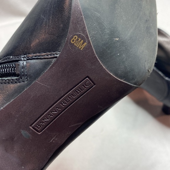 Banana Republic black leather heeled booties size 8.5 - Picture 7 of 8